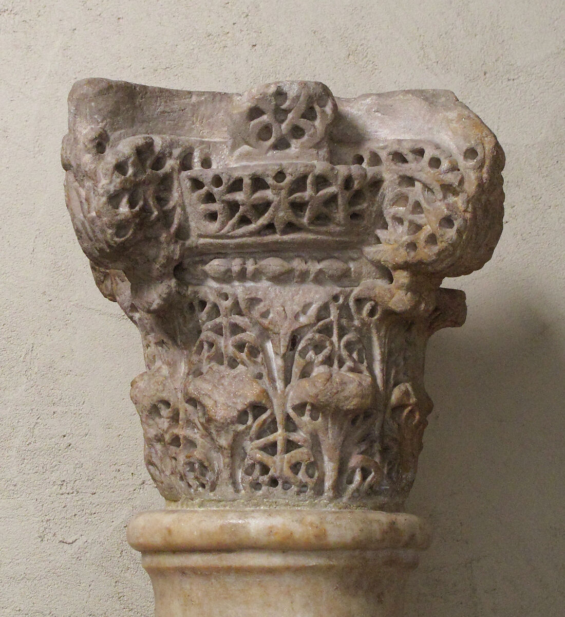 Capital, Stone, Spanish 