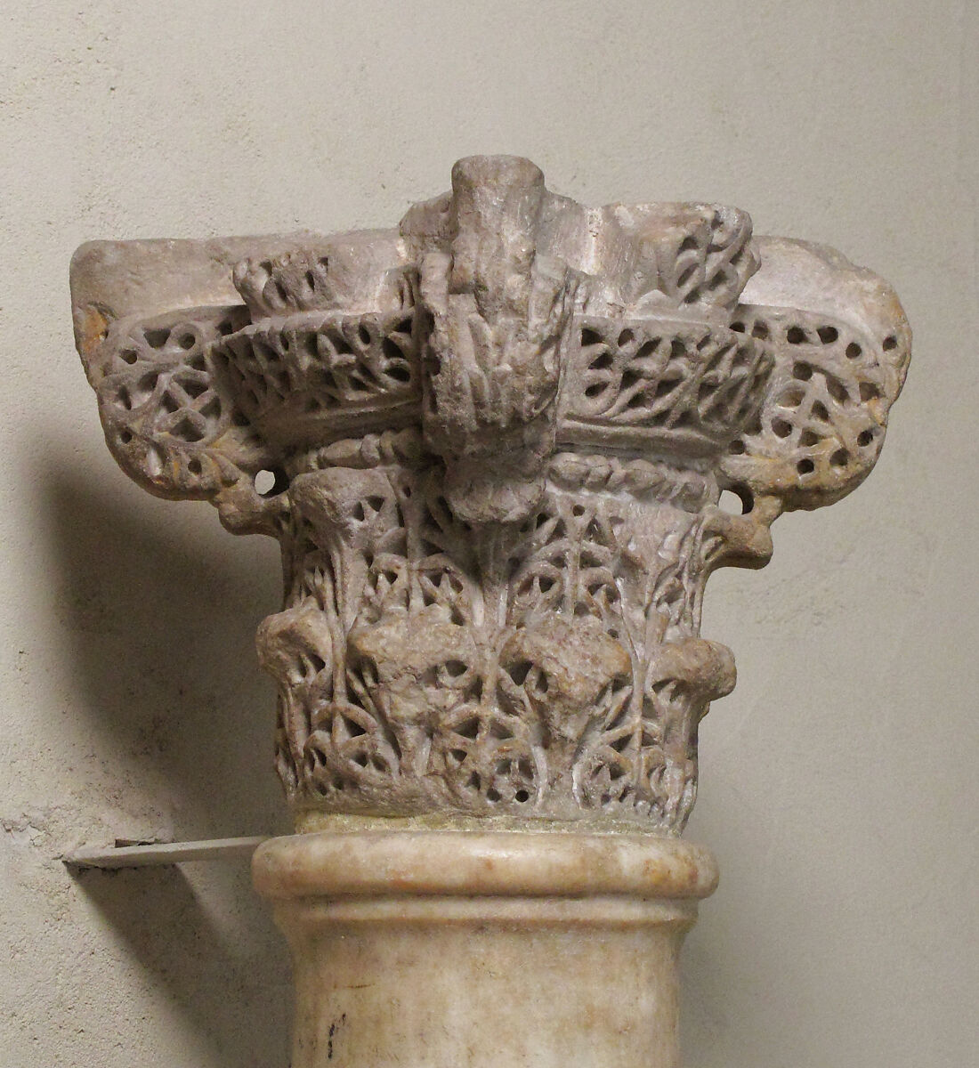 Capital, Stone, Spanish