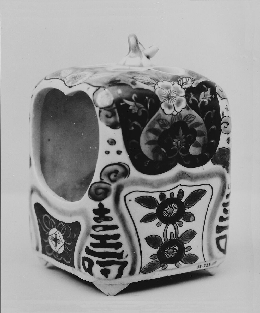 Censer with Ideograph "Ju", Porcelain decorated in black enamel (Arita ware, Imari type), Japan 