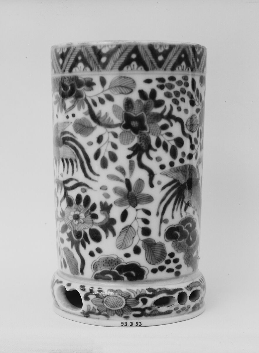 Vase, White porcelain decorated with blue under the glaze, Japan 