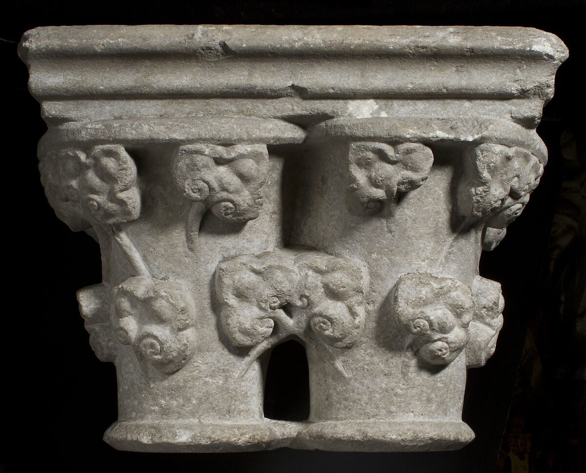 Capital, Double, Stone, French