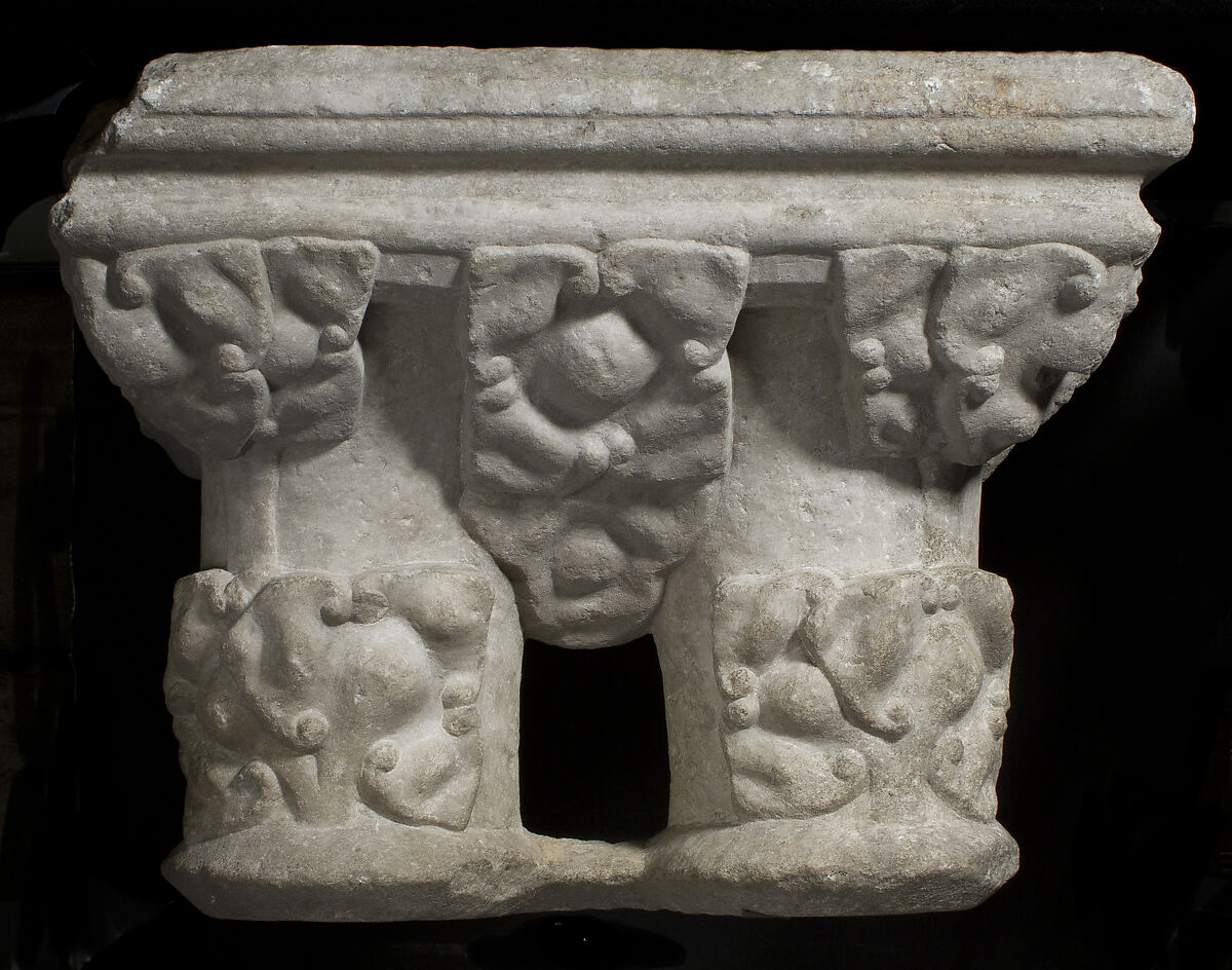 Double Capital, White marble, French