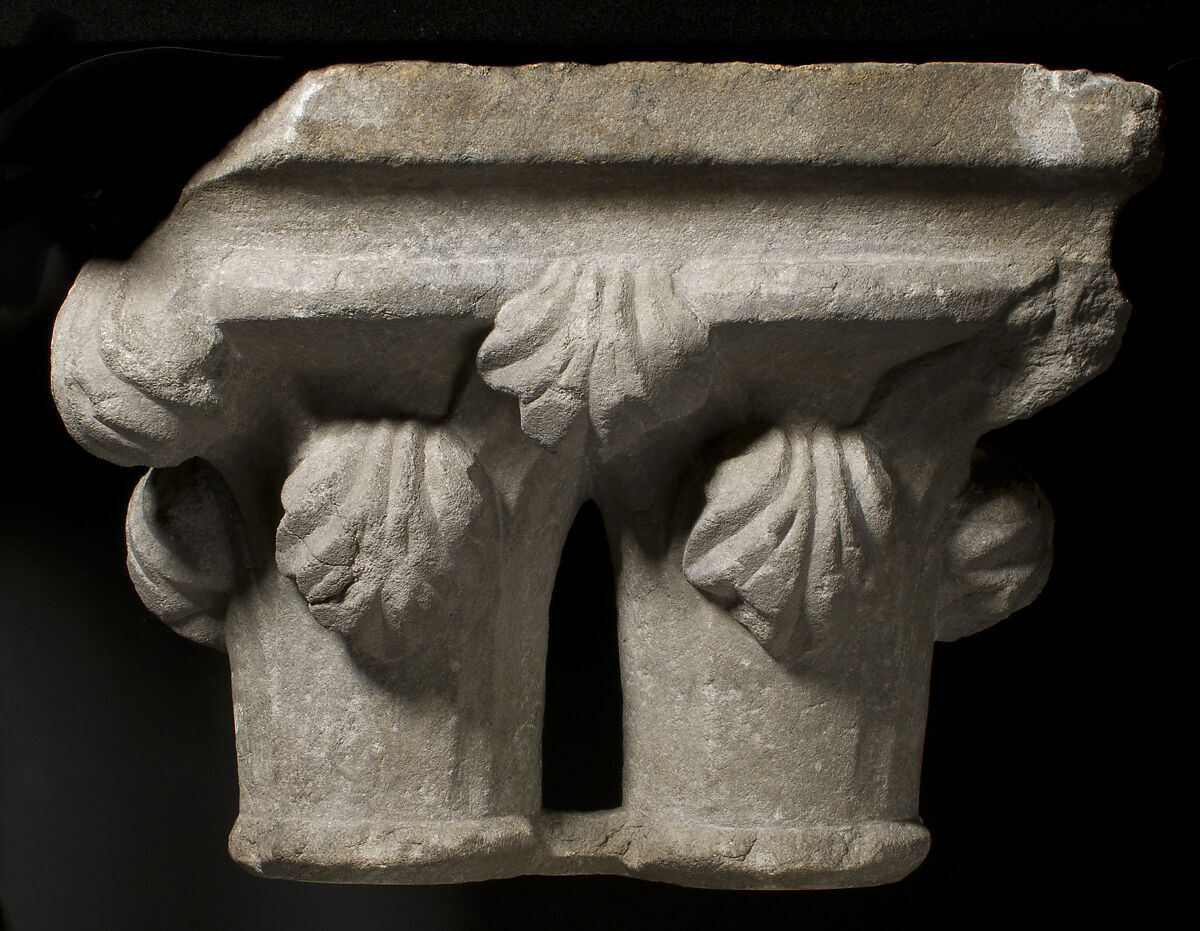 Double Capital, Marble, French 