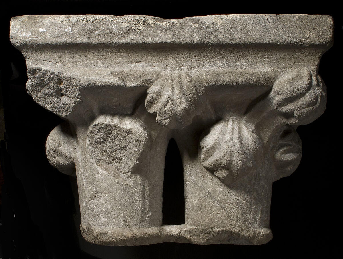 Double Capital, Marble, French