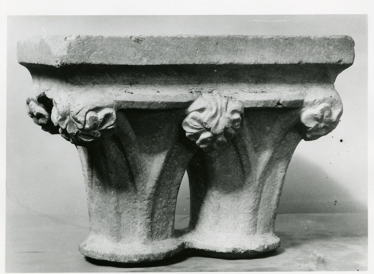 Double Capital, Marble, French 