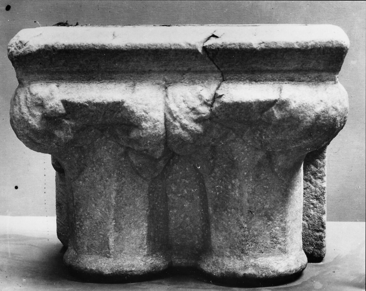 Capital, Double Engaged, Marble, French
