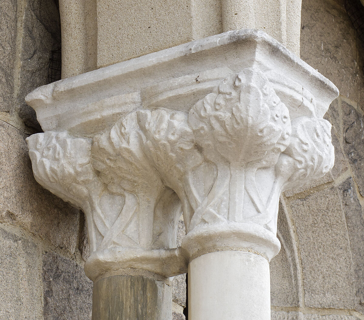 Double Capital, Marble, French 