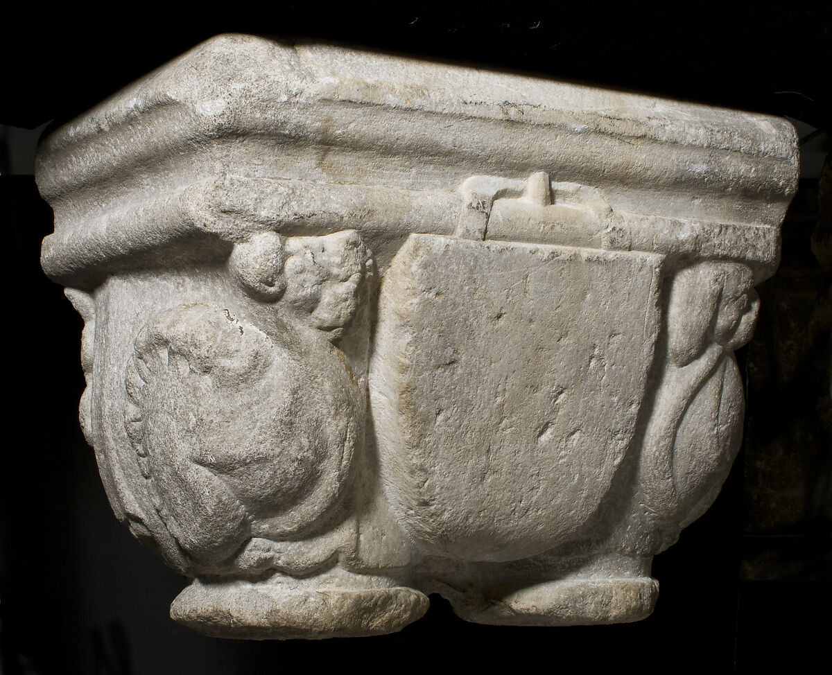 Double Capital, White marble, French