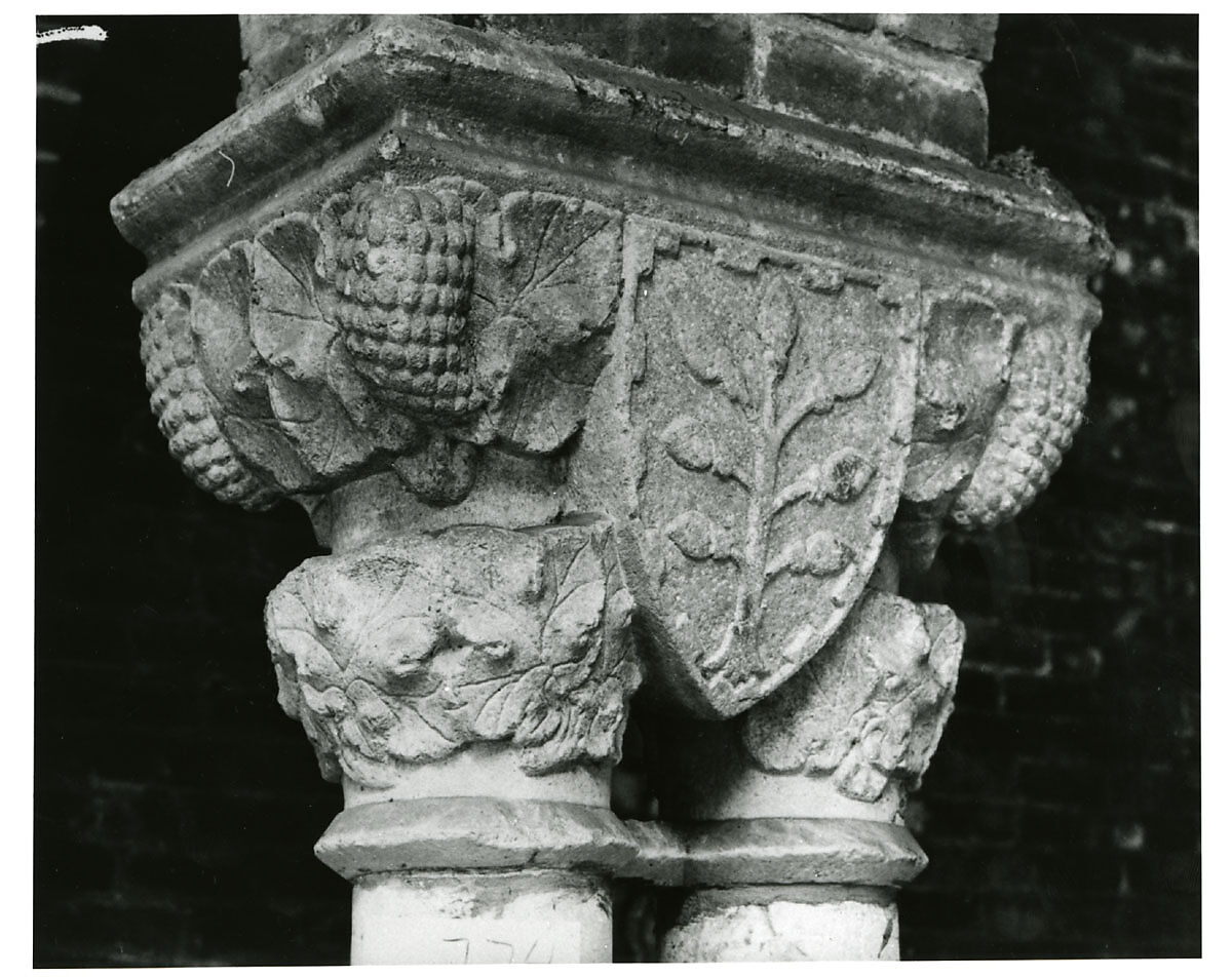 Double Capital, White marble, French