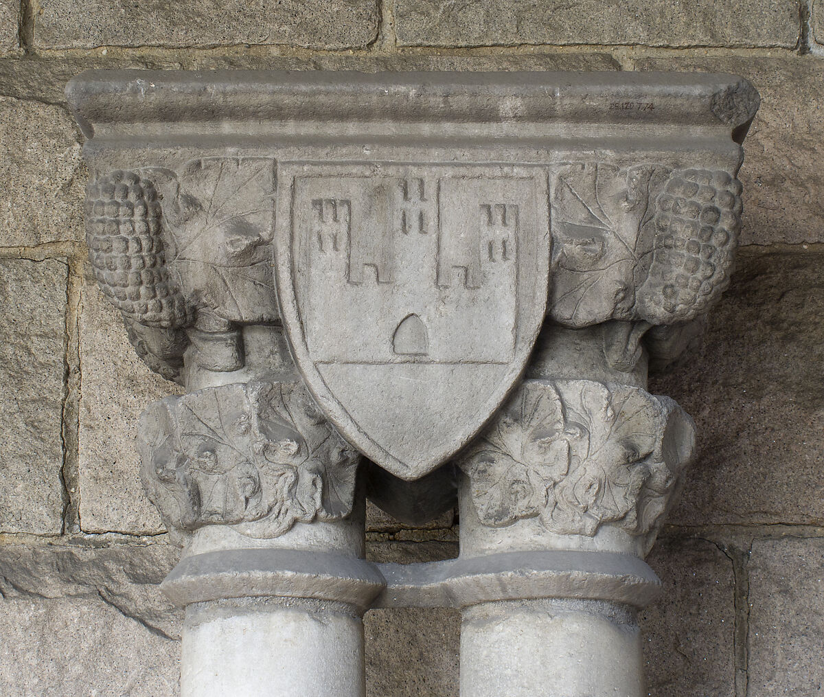 Double Capital, White marble, French 