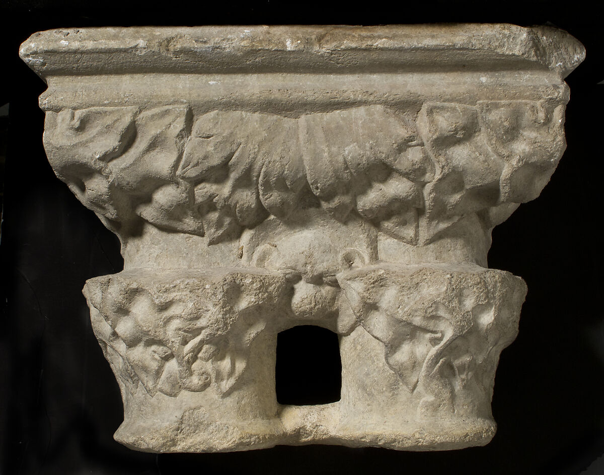 Double Capital, Stone, French