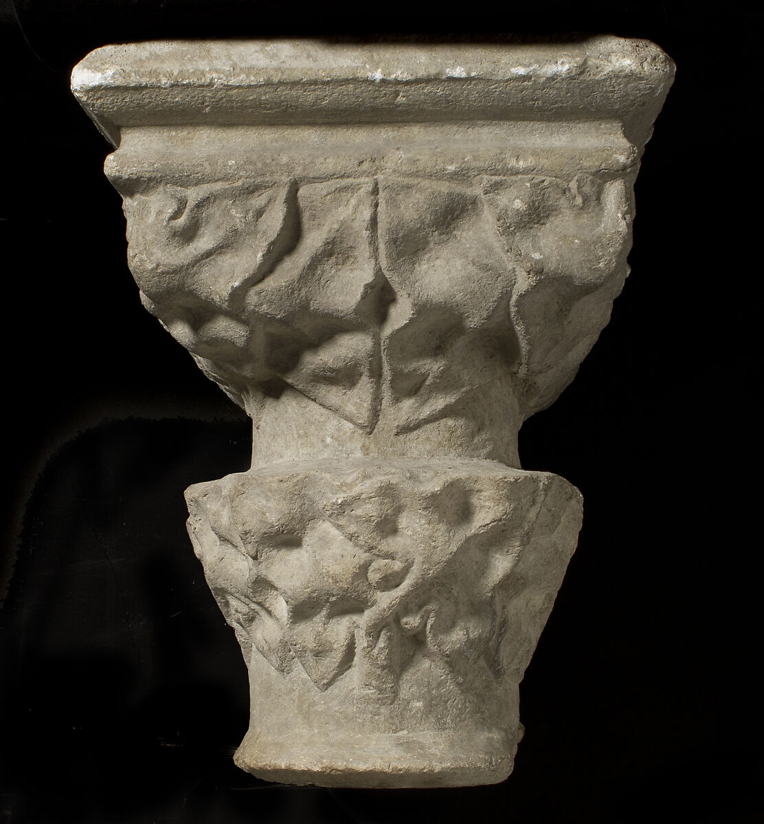 Double Capital, Stone, French