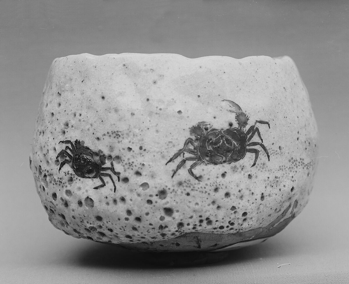 Teabowl, Clay covered with a frothy white glaze and decorated with gold and black (Mino ware, Shino type), Japan 