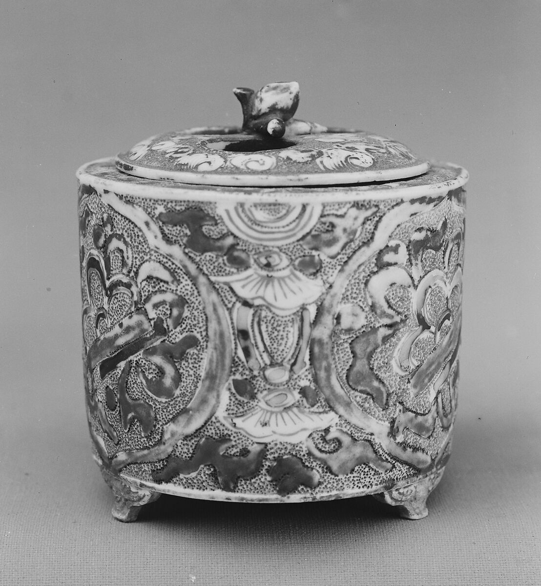 Incense Burner, White porcelain with decoration of iron red, gold and silver, Japan 