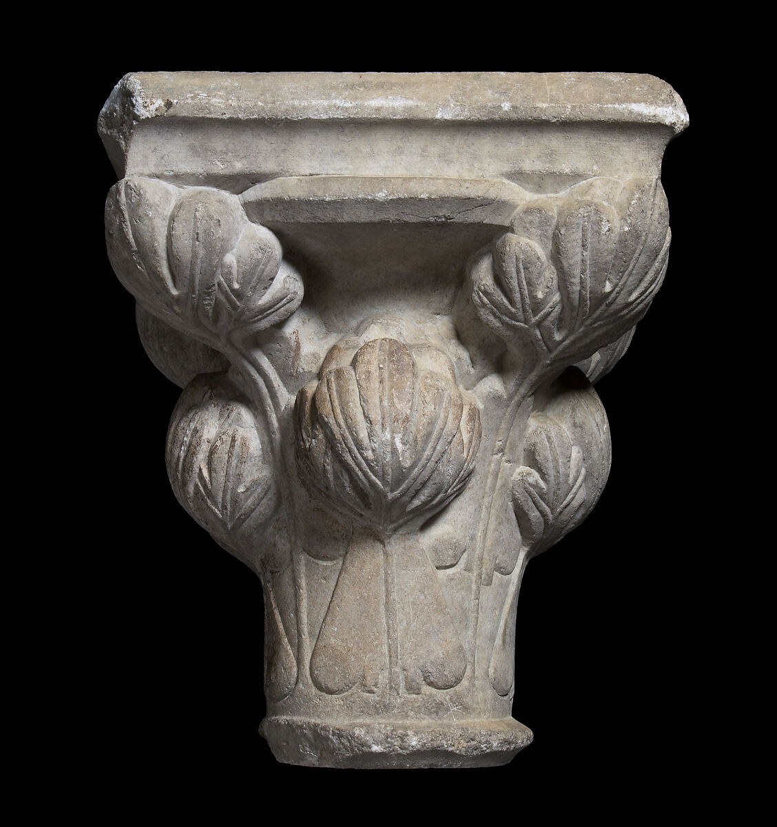 Double Capital, Limestone or sandstone, French