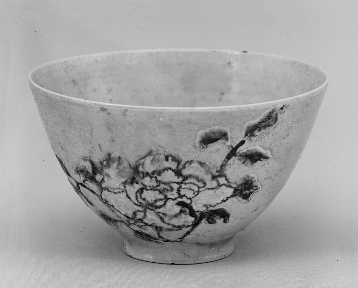 Bowl, Pottery covered with glaze and having a raised design (Awaji ware), Japan 