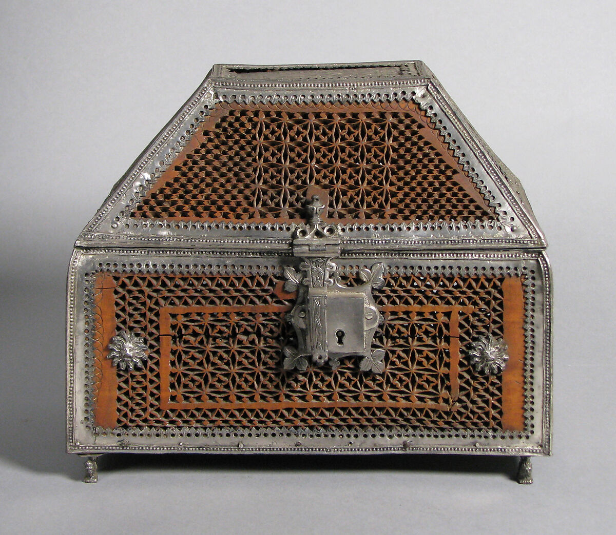 Coffret, Boxwood with silver mounts and lock, Eurasian