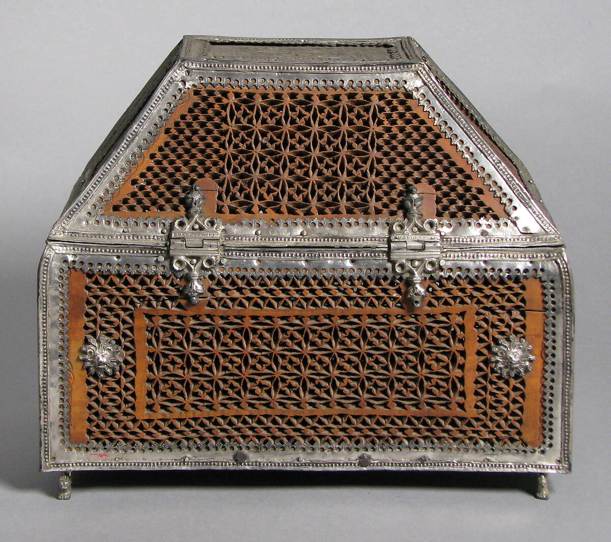 Coffret, Boxwood with silver mounts and lock, Eurasian