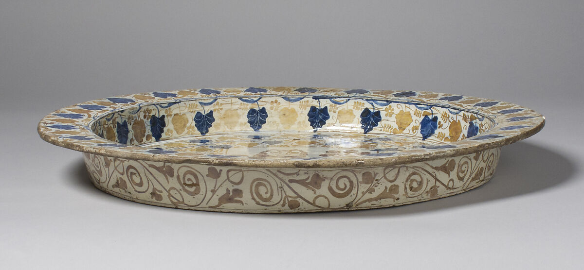 Deep Dish, Tin-glazed earthenware, Spanish
