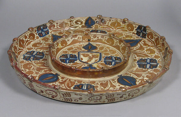 Platter, Tin-glazed earthenware, European