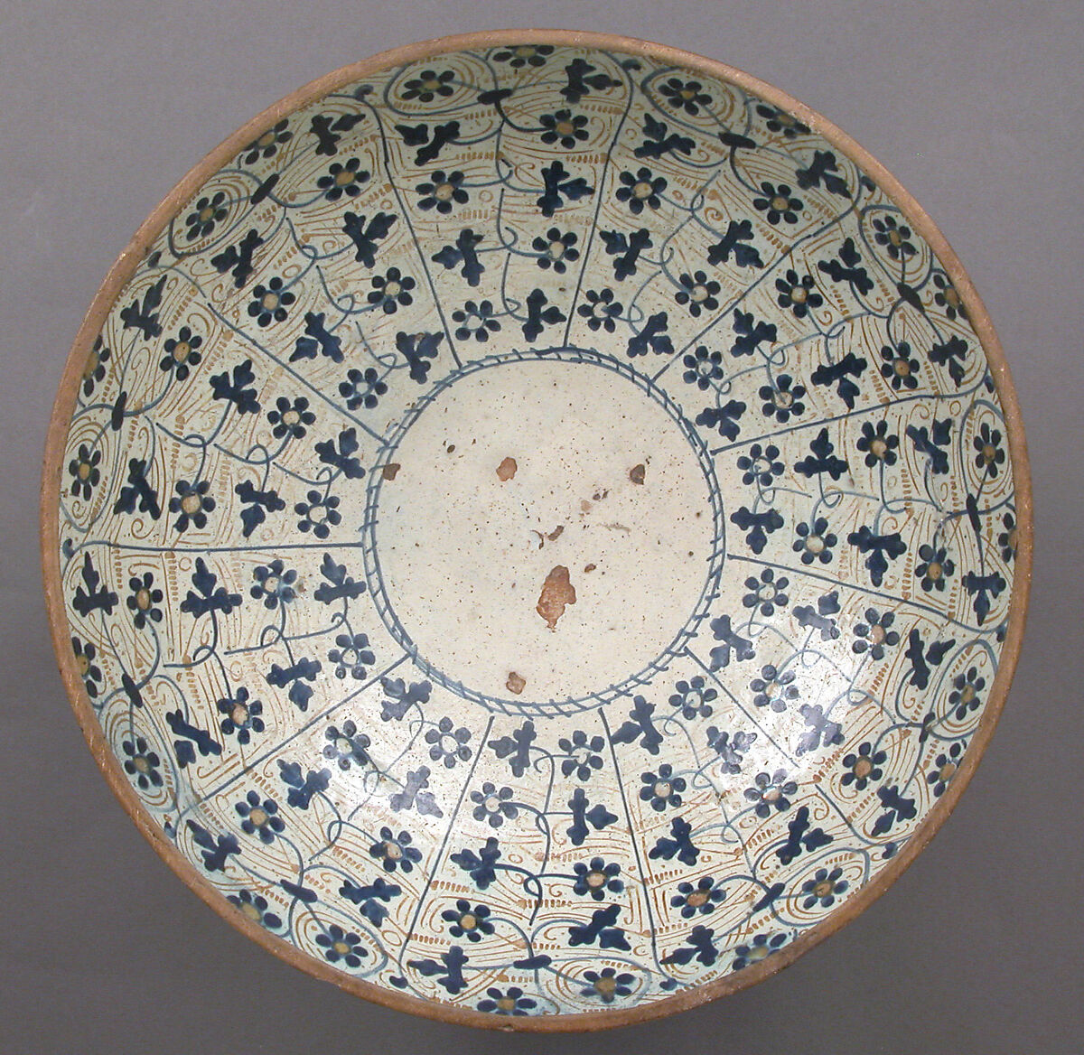 Bowl on Foot, Tin-glazed earthenware, Spanish