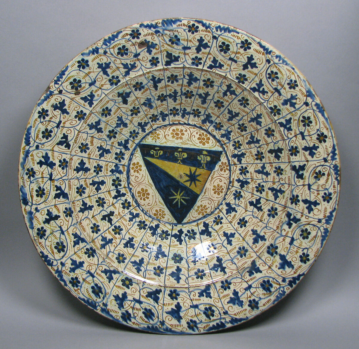 Dish, Tin-glazed earthenware, Spanish 