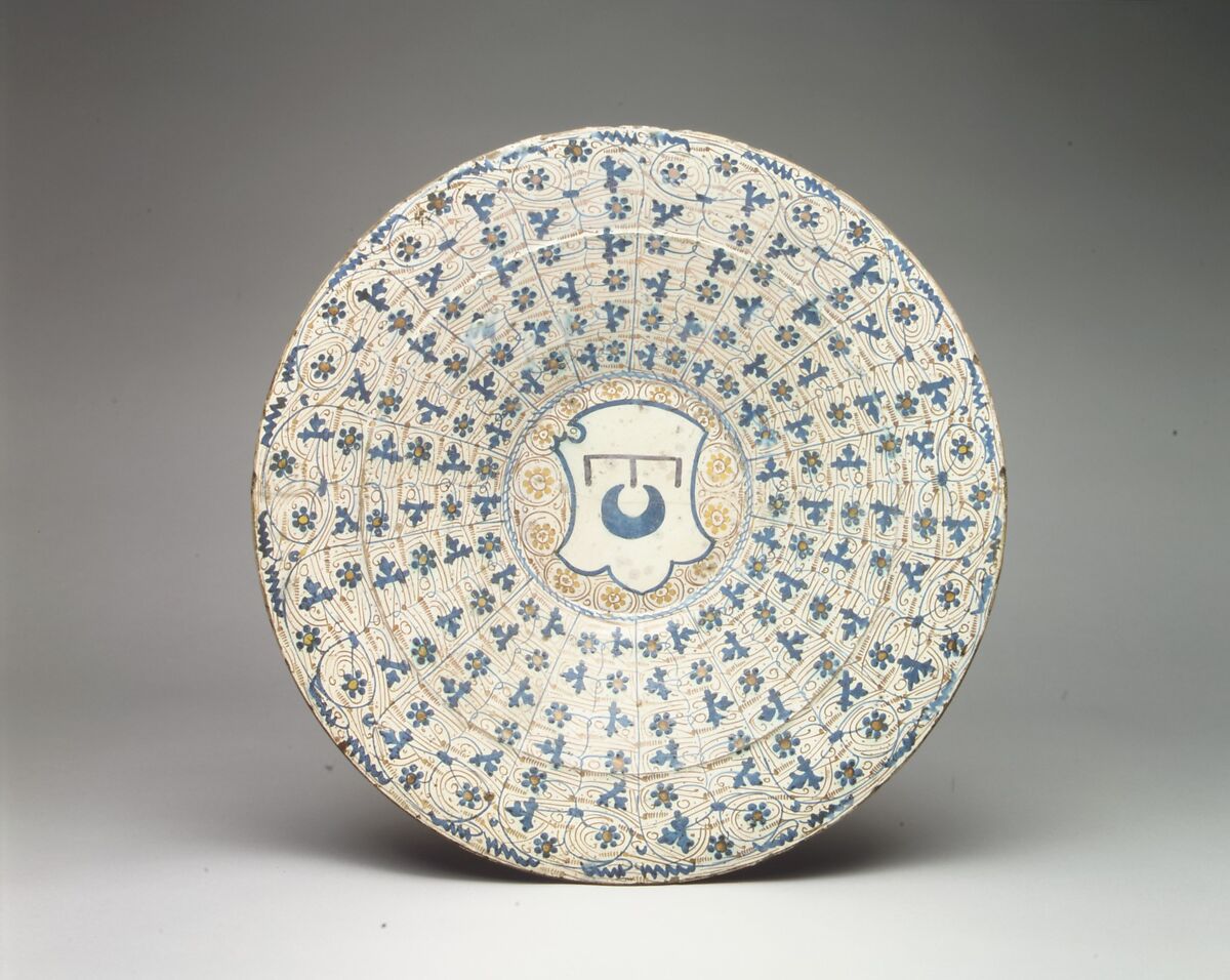 Dish, Tin-glazed earthenware, Spanish 