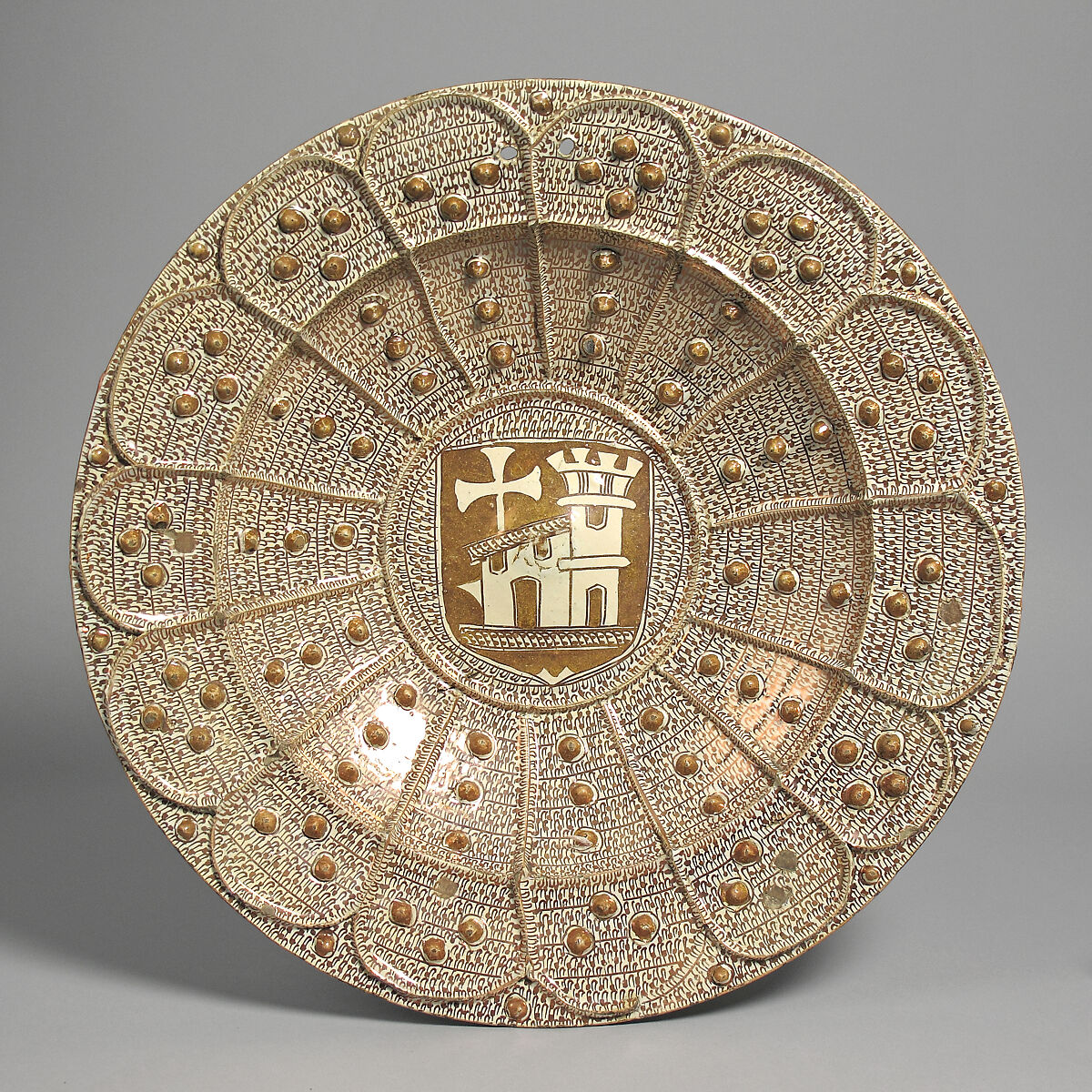 Dish with Unidentified Coat of Arms, Tin-glazed earthenware, Spanish 