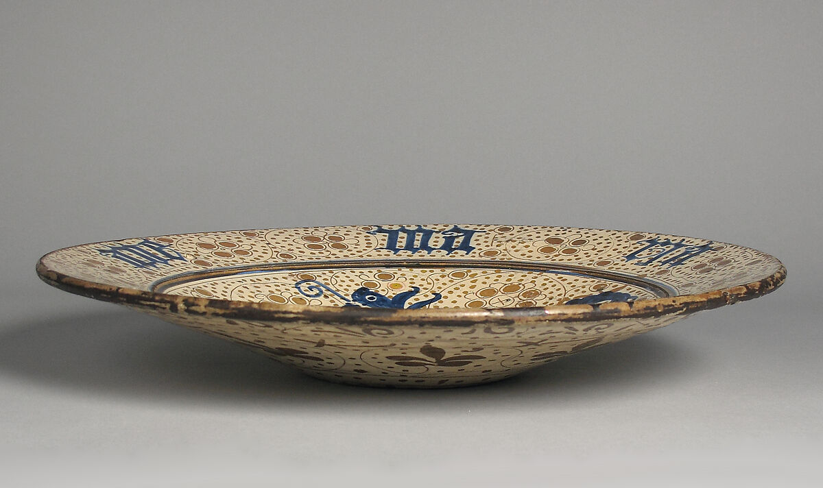 Dish, Tin-glazed earthenware, Spanish