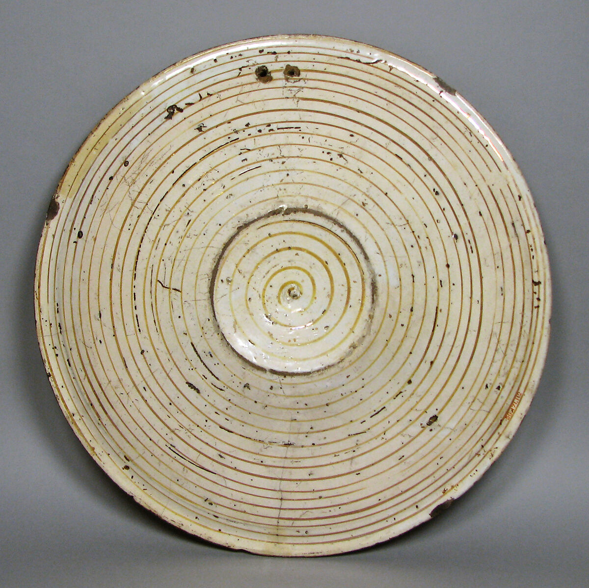 Dish, Tin-glazed earthenware, Spanish