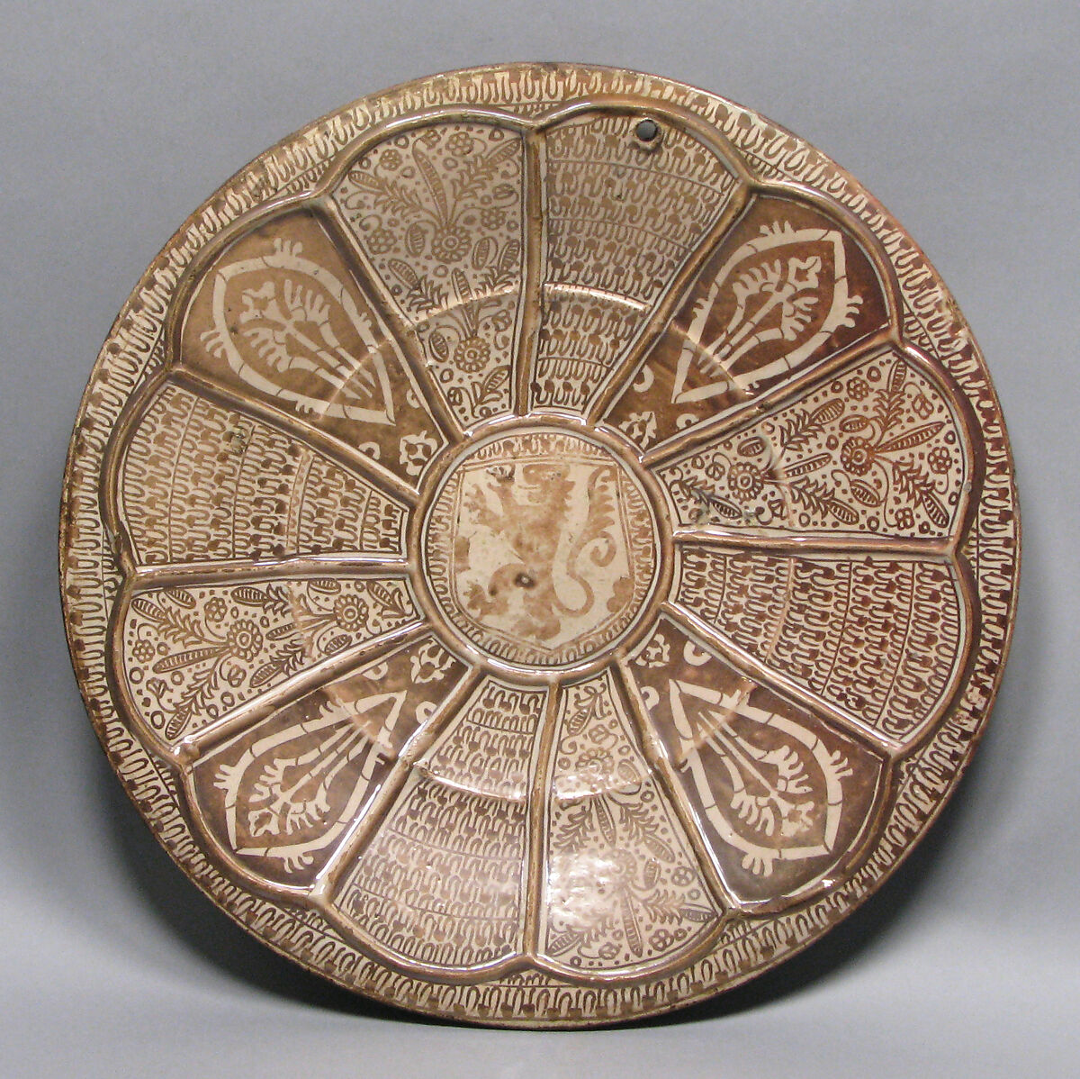 Dish, Tin-glazed earthenware, Spanish 