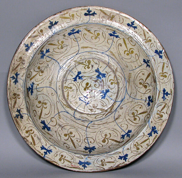 Dish, Tin-glazed earthenware, Spanish