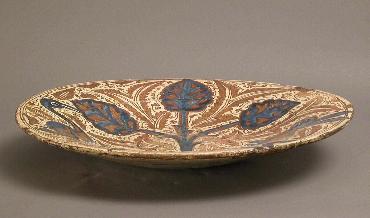 Dish, Tin-glazed earthenware, Spanish