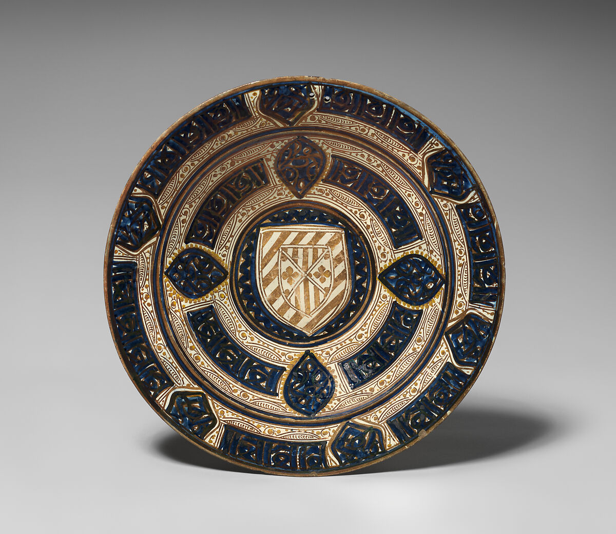 Dish, Tin-glazed earthenware, Spanish