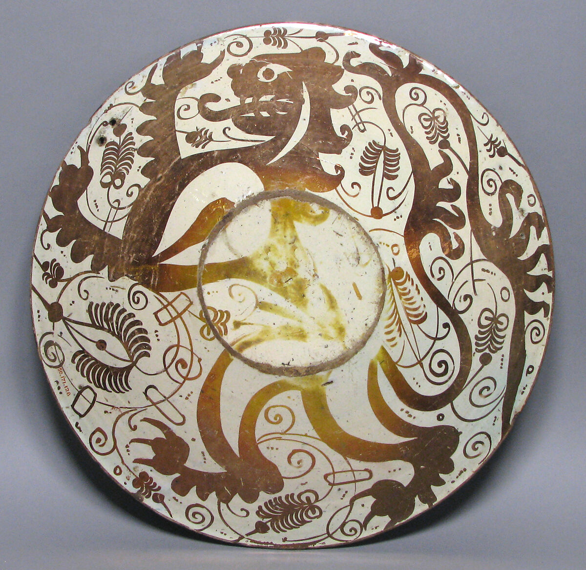 Dish, Tin-glazed earthenware, Spanish