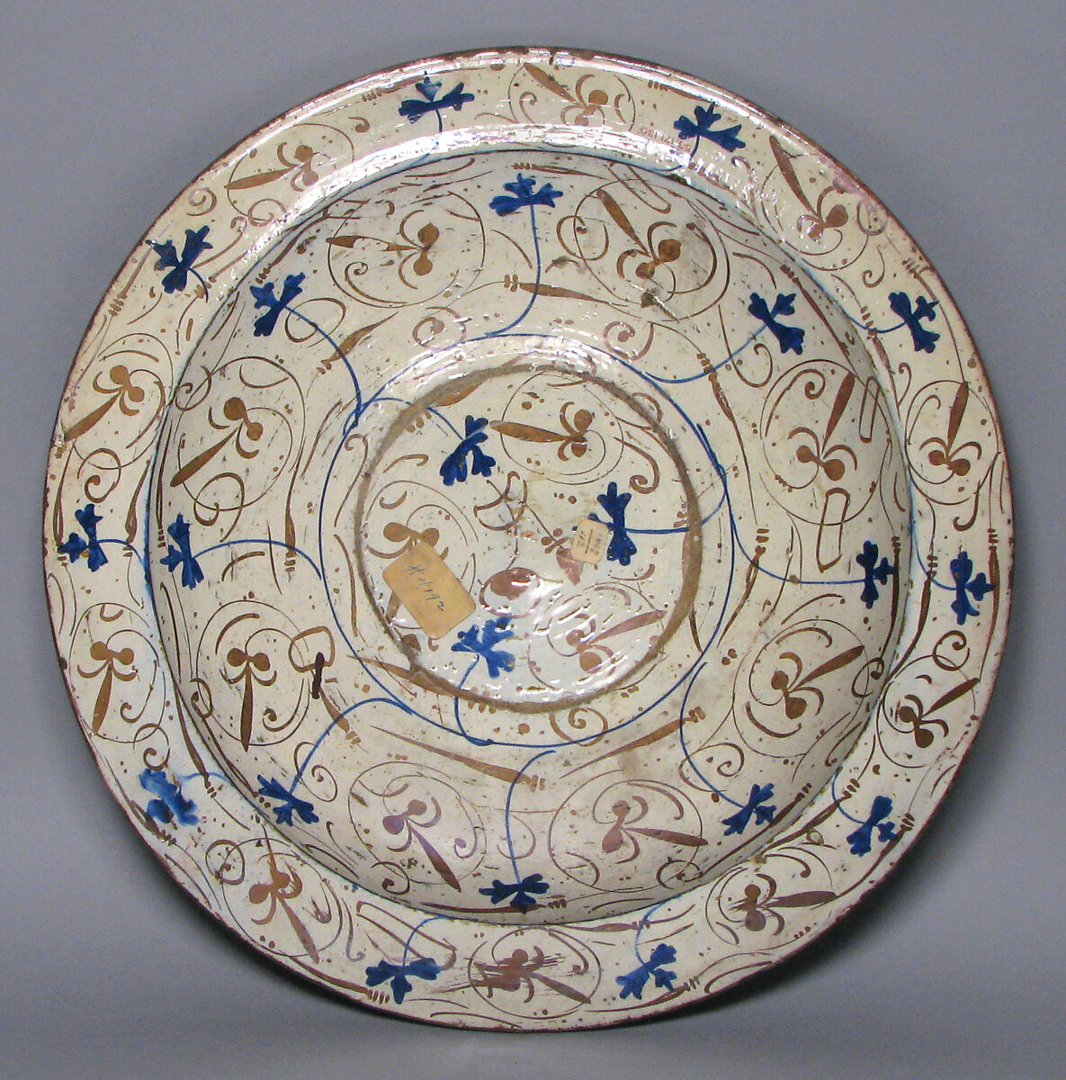 Dish, Tin-glazed earthenware, Spanish