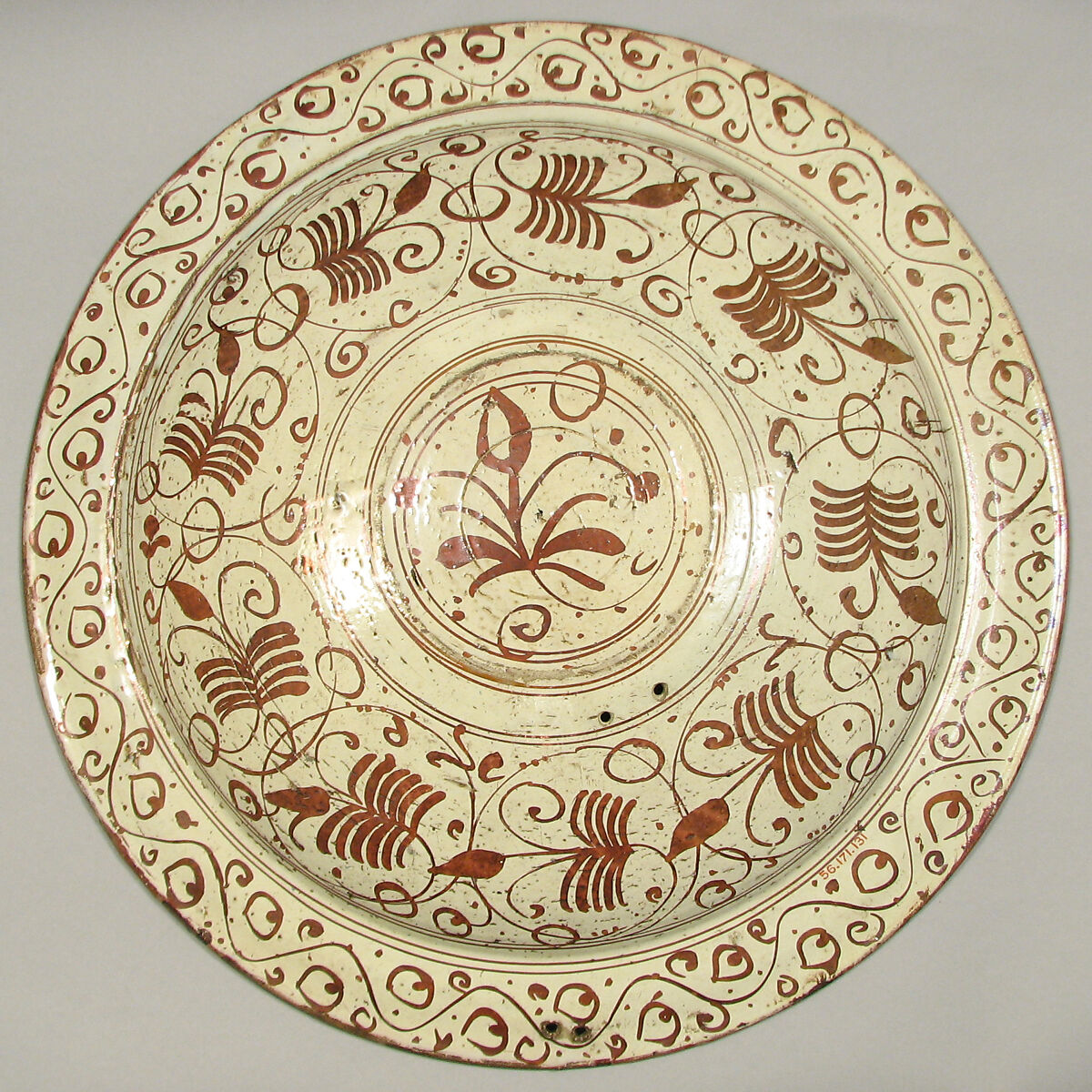 Dish, Tin-glazed earthenware, Spanish