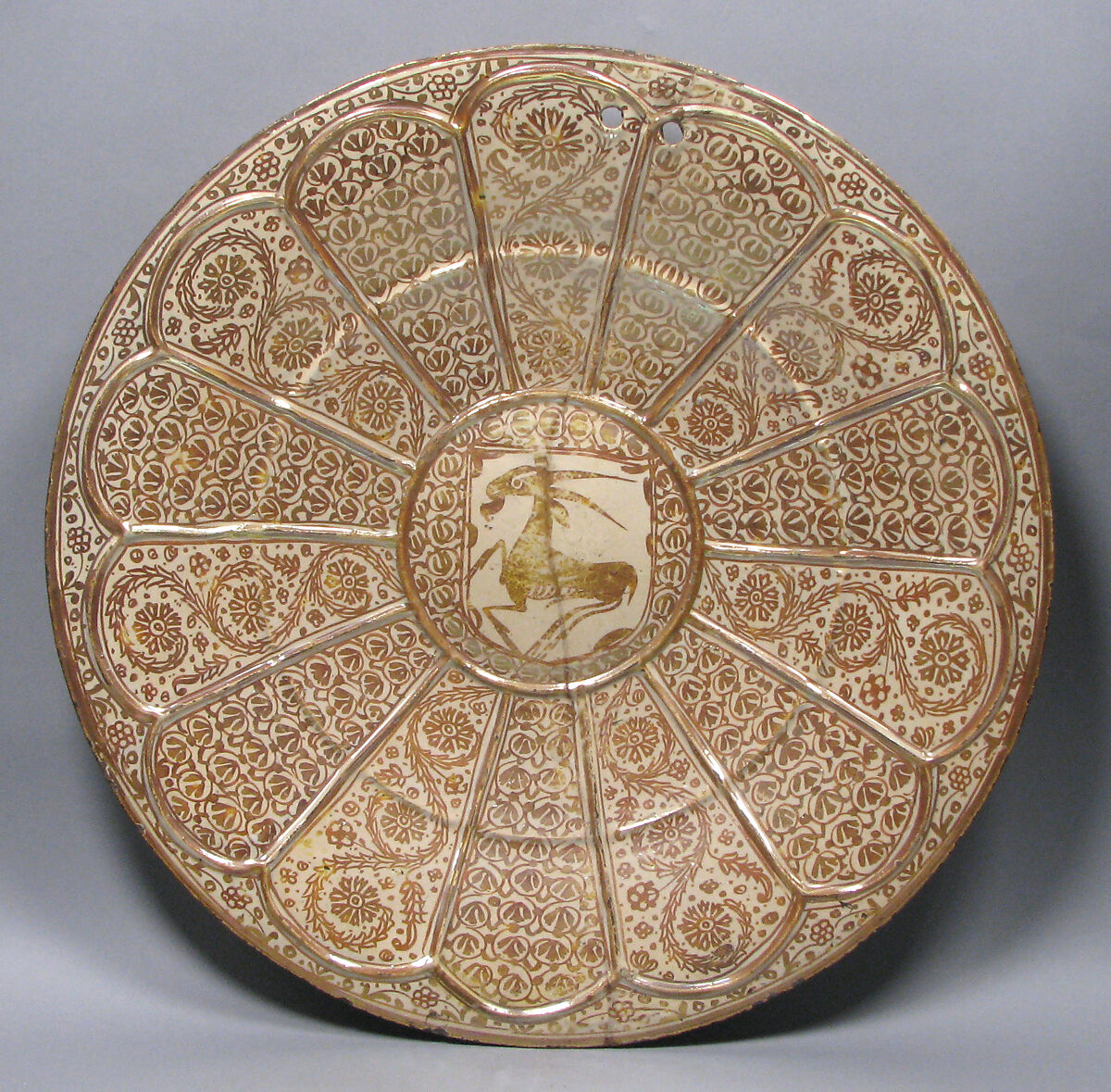 Dish, Tin-glazed earthenware, Spanish 