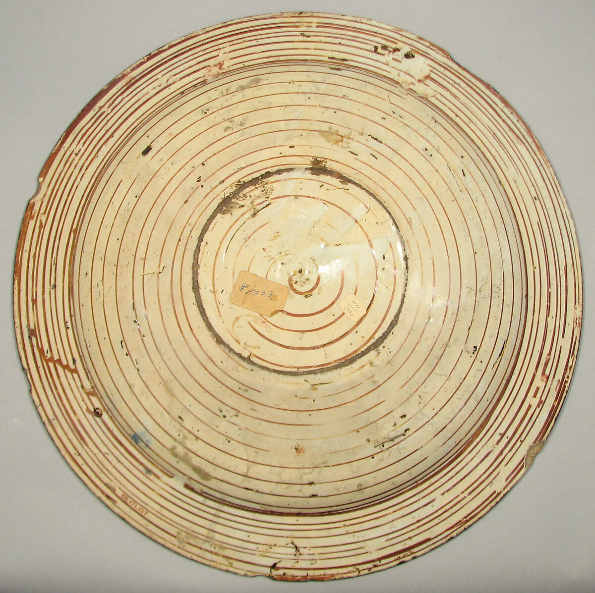 Dish, Tin-glazed earthenware, Spanish