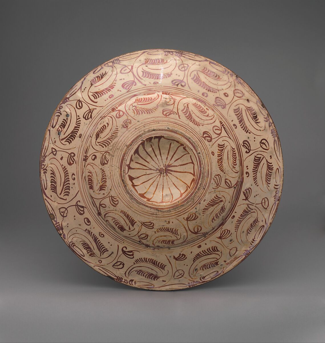 Dish, Tin-glazed earthenware, Spanish