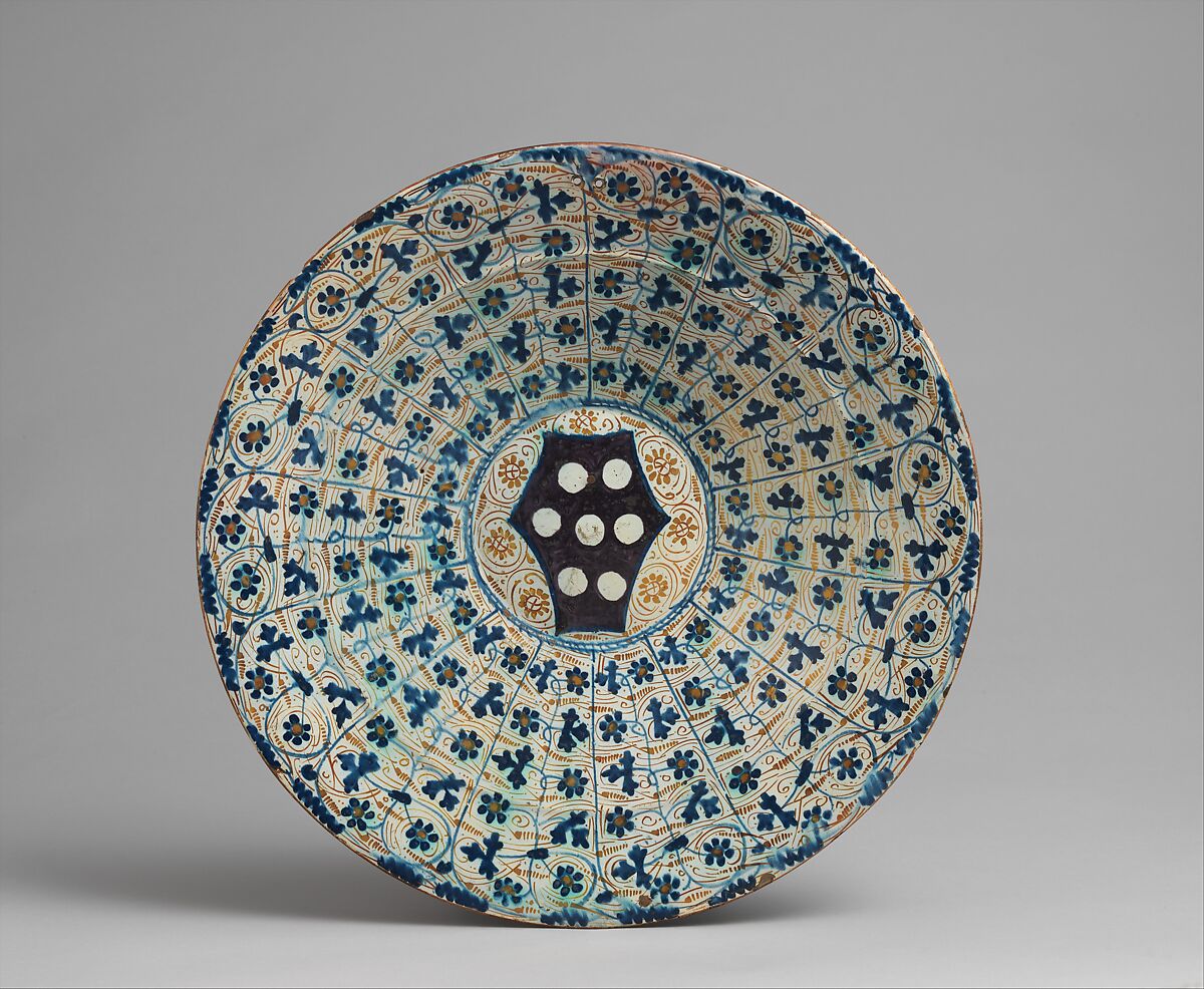 Dish, Tin-glazed earthenware, Spanish 