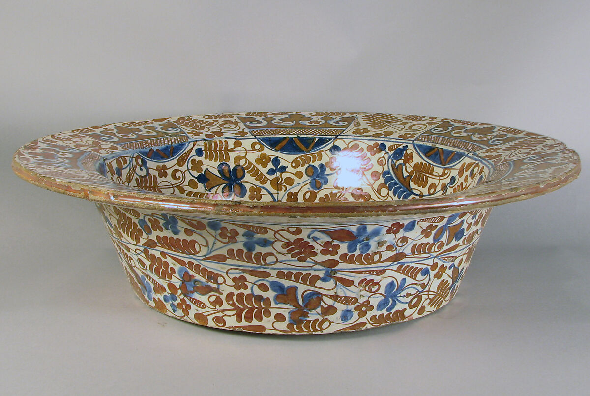 Deep Dish, Tin-glazed earthenware, Spanish