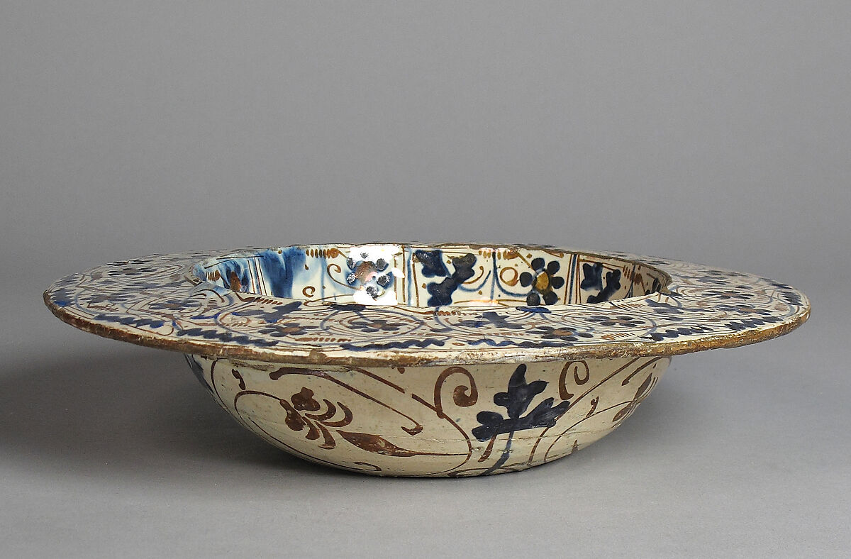 Bowl, Tin-glazed earthenware, Spanish