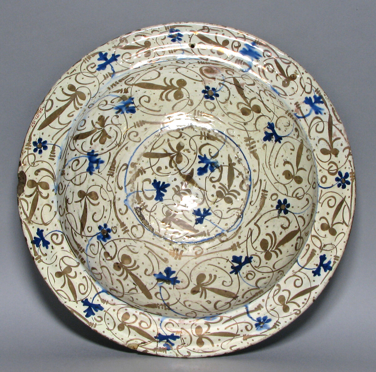 Dish, Tin-glazed earthenware, Spanish
