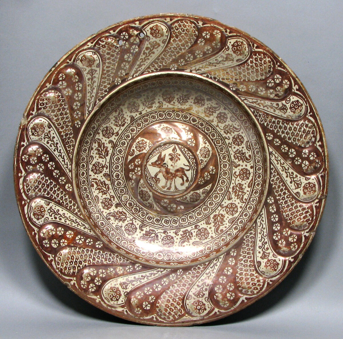 Dish, Tin-glazed earthenware, Spanish 