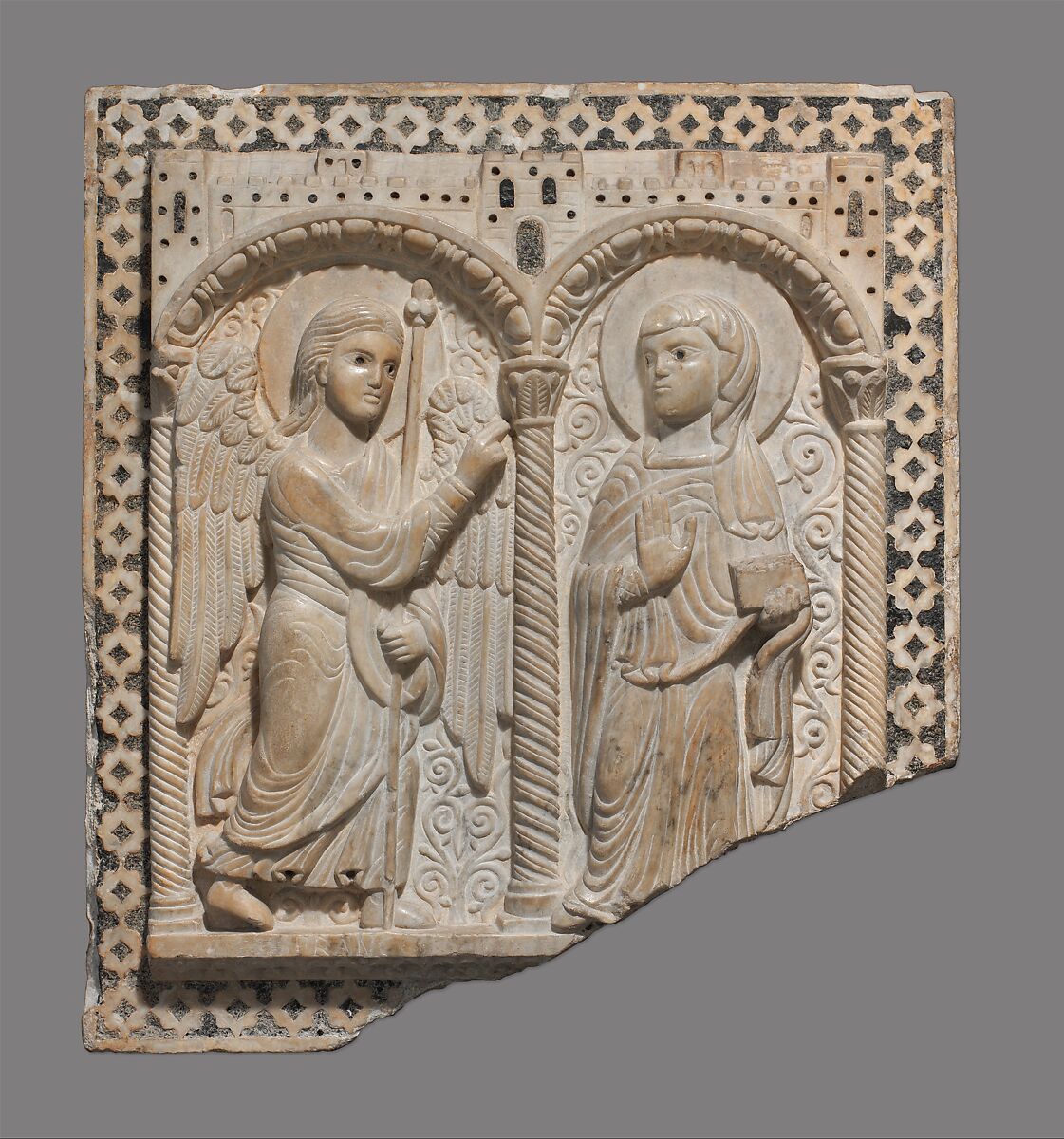 Relief with the Annunciation, Carrara marble inlaid with serpentine (verde di Prato), Italian 