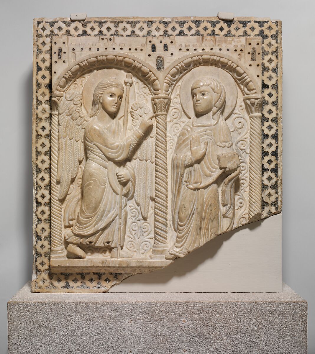 Relief with the Annunciation, Carrara marble inlaid with serpentine (verde di Prato), Italian