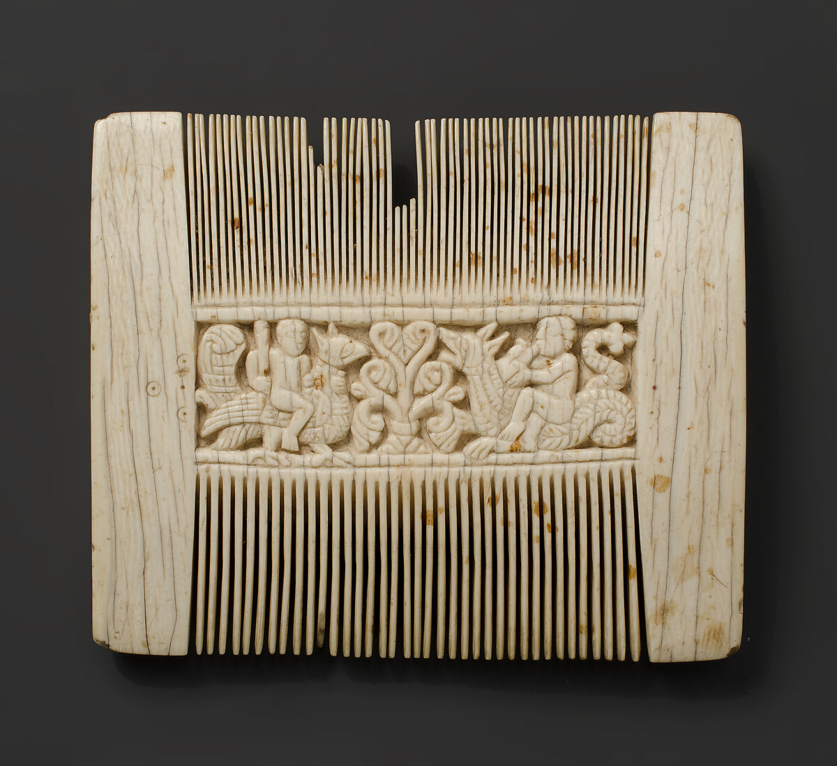 Comb with Putti and Sea Creatures, Elephant ivory, Italian 