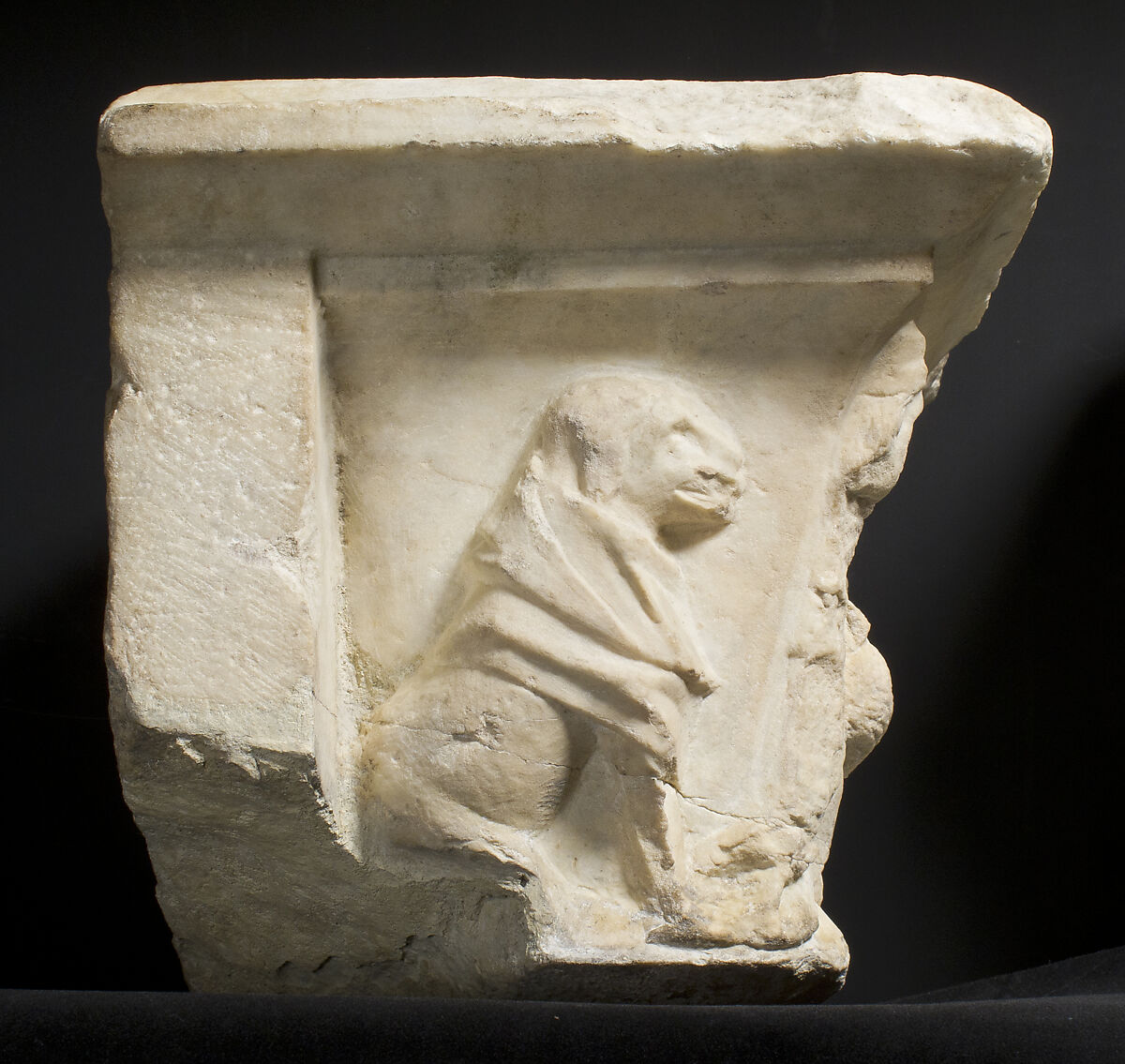 Double Capital, Marble, French