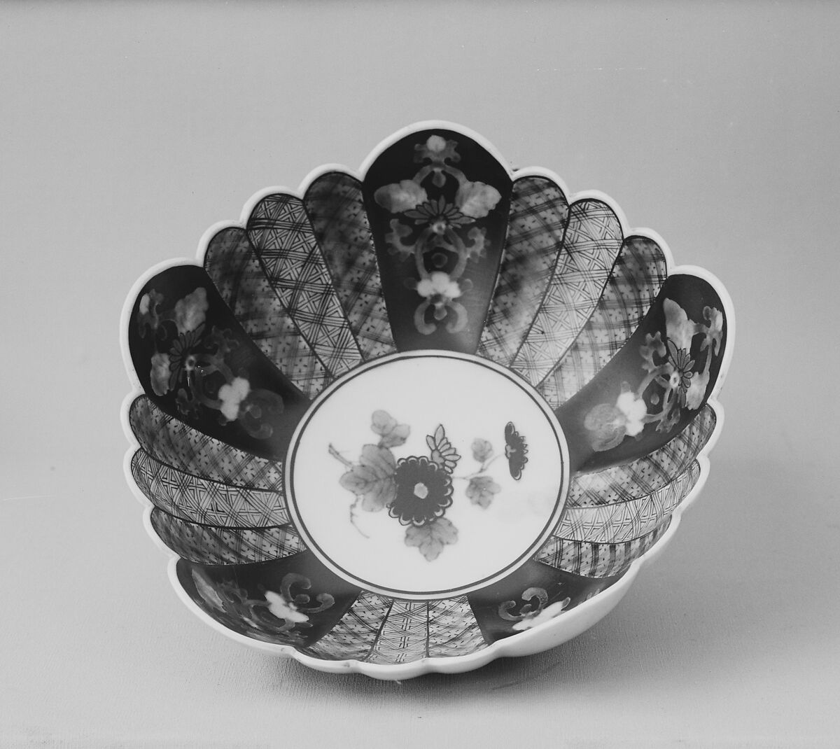 Bowl, White porcelain decorated with blue under the glaze, iron red and gold (Hizen ware, Kutani type), Japan 